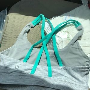Lululemon sports bra size 6